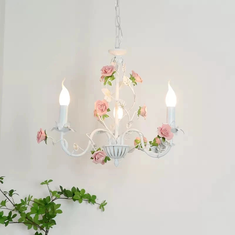 lustre en fer forgé avec décor de roses romantiques fleurs pastorales - vue 4 sur 11