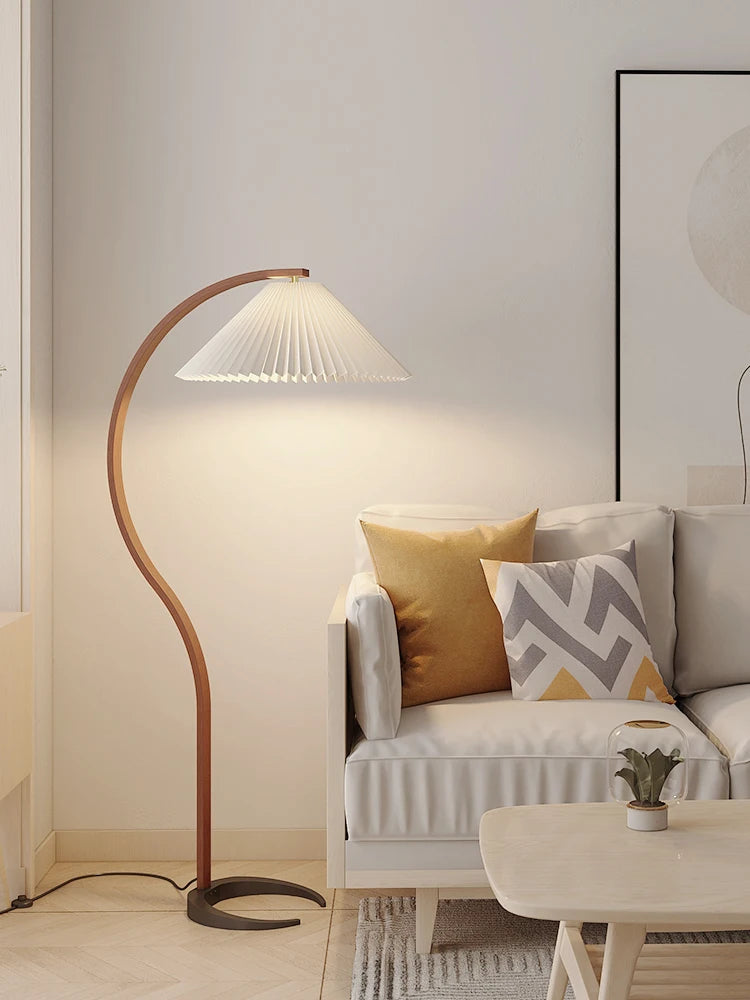 lampadaire style nordique rétro en rondins plissé français avec abat-jour en tissu - vue 4 sur 7