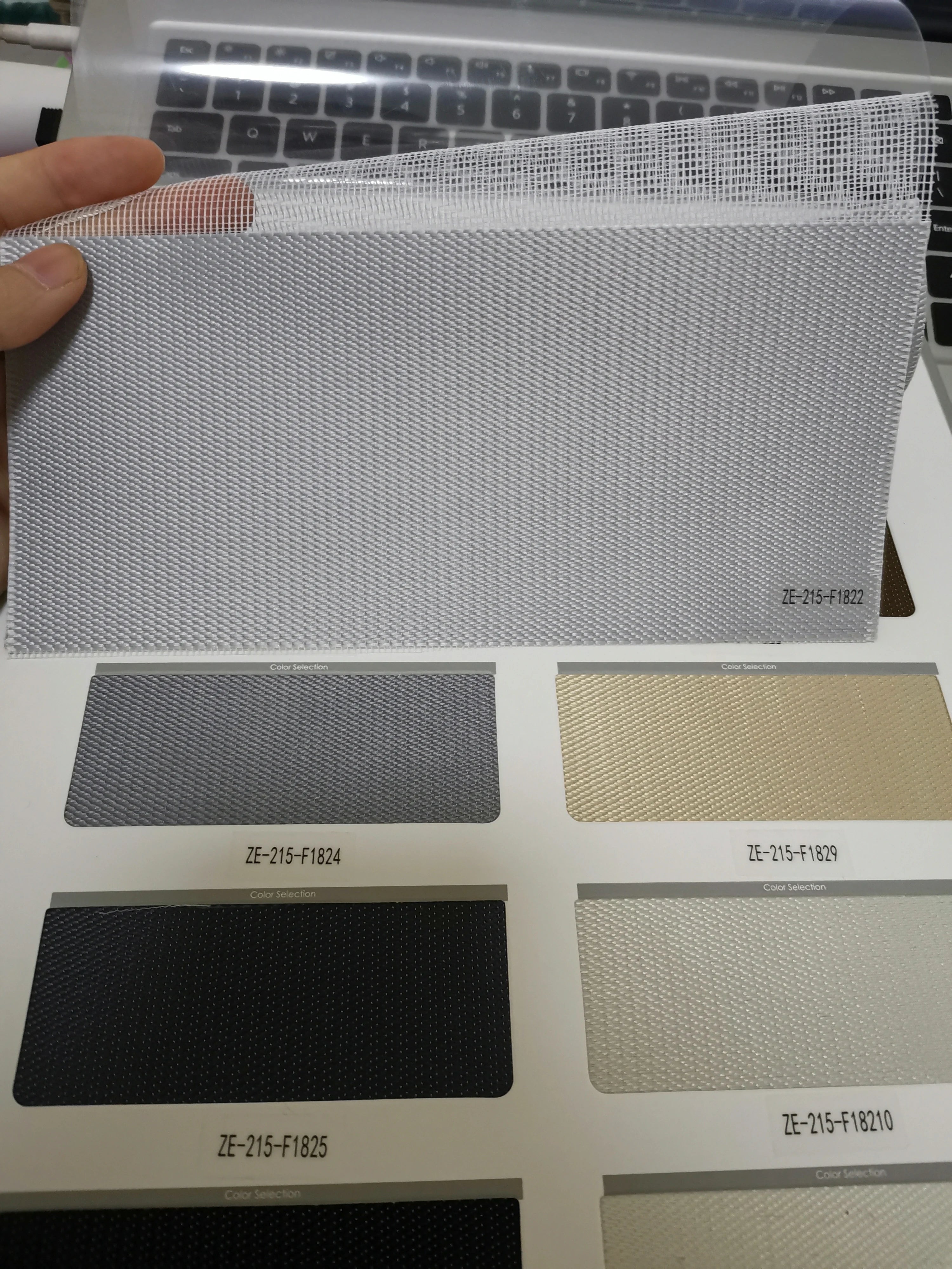 Store enrouleur zébré occultant tissu jacquard pour fenêtre - vue 5 sur 19