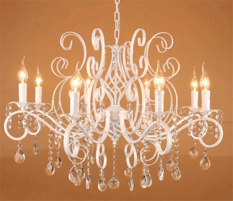 lustre vintage en fer blanc avec suspensions en cristal pour décoration intérieure