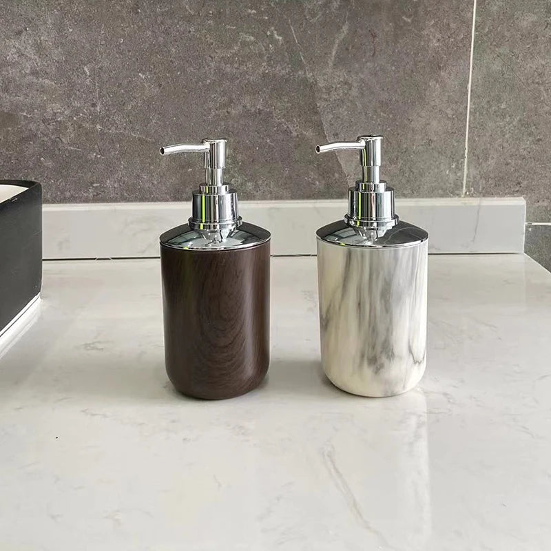 distributeur de savon liquide en plastique marbré 320 ml pour salle de bain - vue 1 sur 8