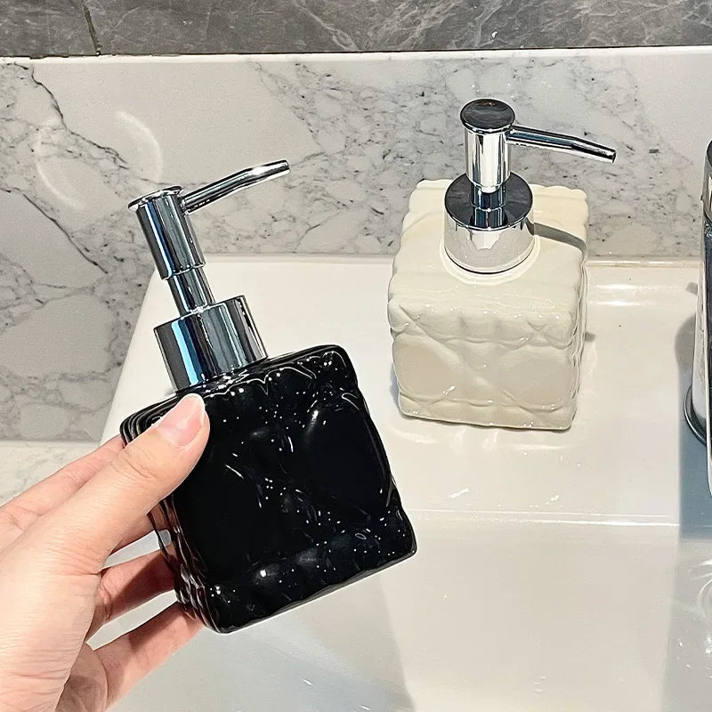 bouteille en céramique pour gel et désinfectant à main - vue 2 sur 8
