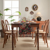 Chemin de table jacquard vert floral pompons campagne