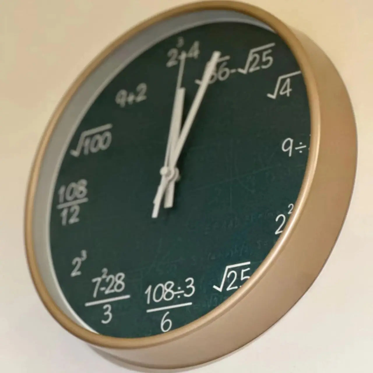 horloge murale mathématiques tableau noir décoration scolaire enfants - vue 3 sur 11