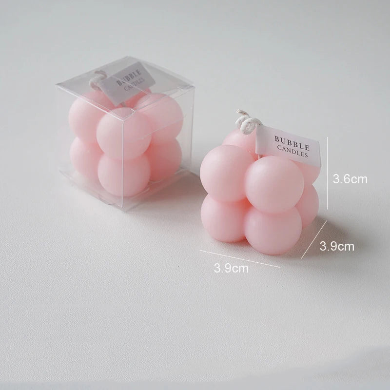 petite bougie cube parfumée en cire de soja fait main - vue 13 sur 17