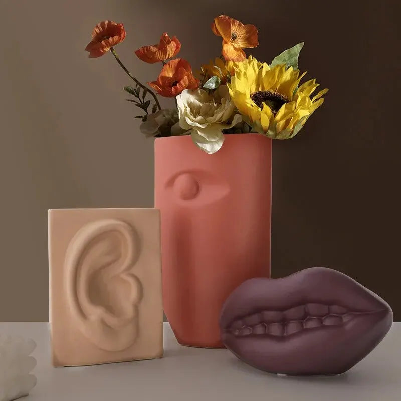 vase céramique visage art style européen abstrait décoratif - vue 3 sur 8