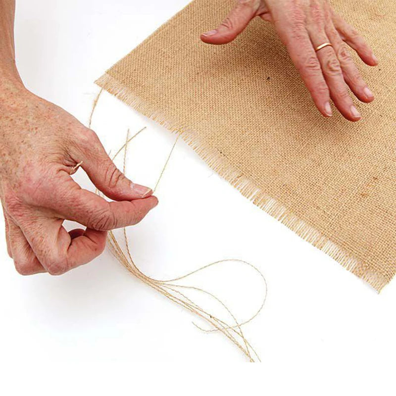 Chemin de table jute rustique avec pompons tresse - vue 2 sur 7