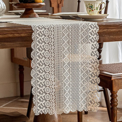 Chemin de table dentelle ajourée style vintage romantique - vue 7 sur 7