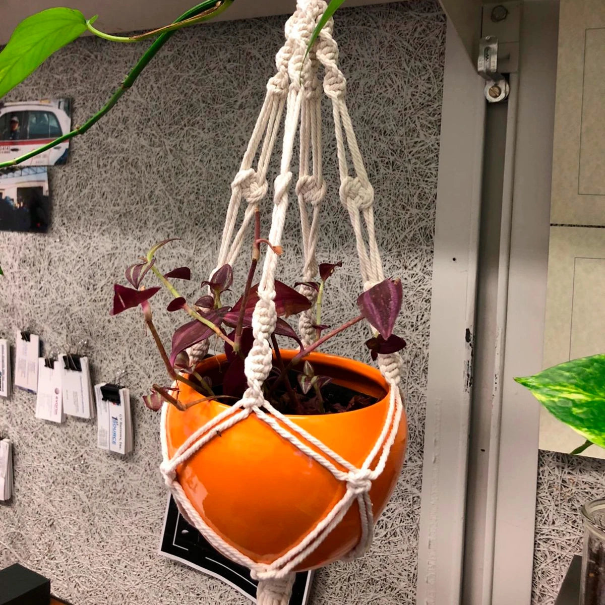 paniers suspendus en macramé pour plantes décoratives à accrocher - vue 10 sur 19