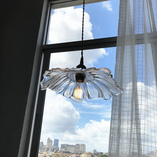 lustre nordique moderne en laiton et verre design élégant pour restaurant - vue 4 sur 9