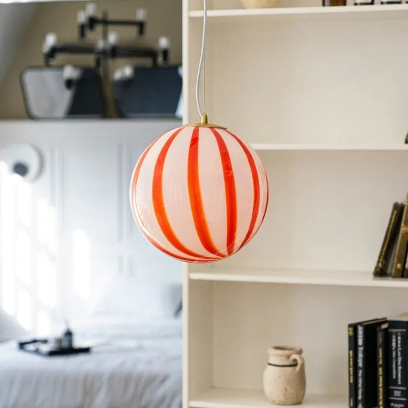 suspension créative en forme de boule de bonbon décorative à LED - vue 3 sur 8