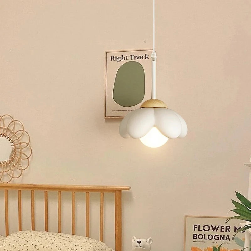 suspension moderne en forme de fleur pour chambre enfant - vue 3 sur 10