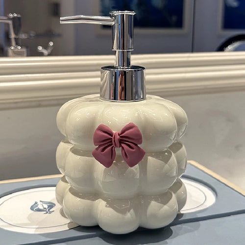 distributeur de savon en céramique décoratif moderne pour salle de bain - vue 2 sur 16