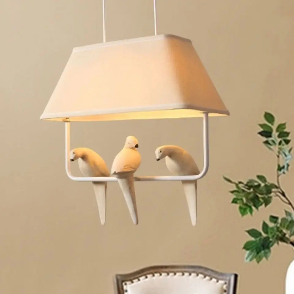 lustre créatif avec 3-4 têtes d'oiseau en tissu pour décoration - vue 1 sur 6