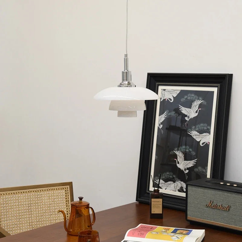 suspension design danoise en verre pour intérieur moderne - vue 2 sur 9