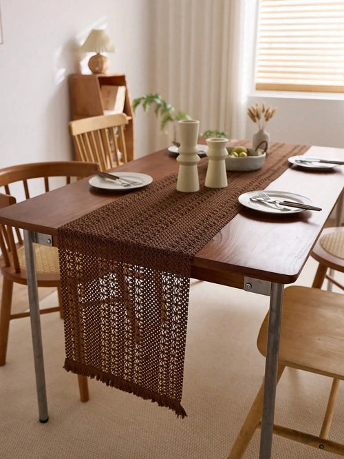 Chemin de table bohème nordique tissé avec pompons - vue 5 sur 5