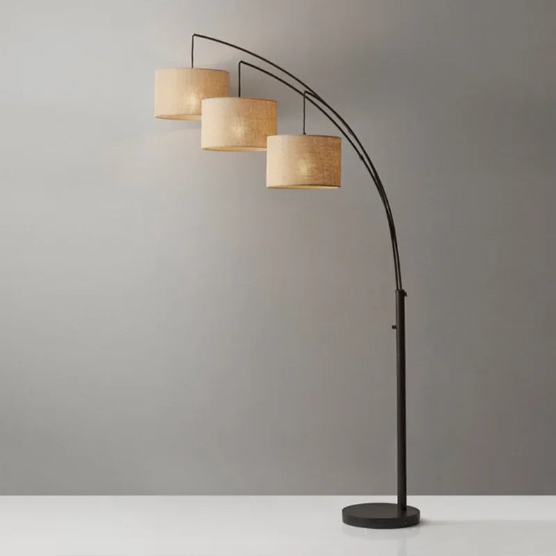 Lampadaire design avec plusieurs abat-jours suspendus - vue 4 sur 7