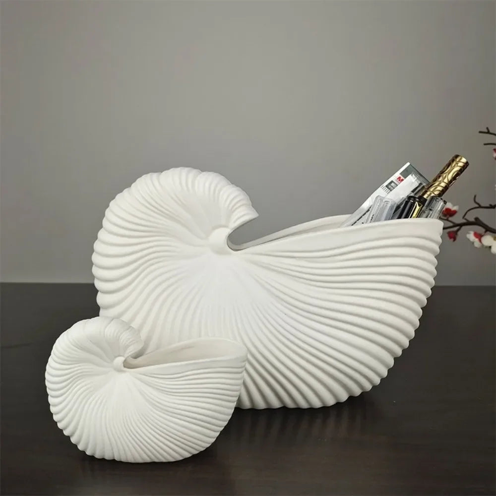 vase en céramique coquillage pour décoration florale artisanale - vue 3 sur 6