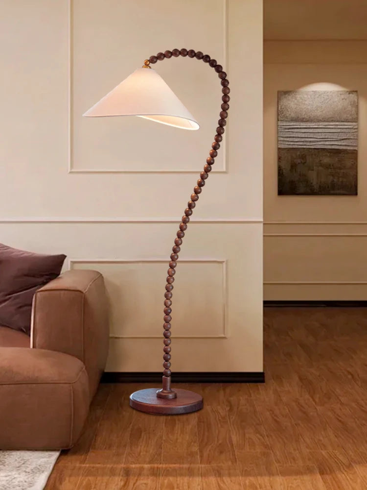 lampadaire minimaliste en bois style rétro pour décoration ambiante
