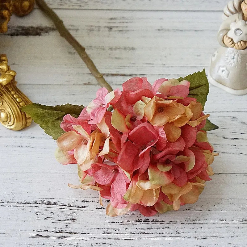 bouquet d'hortensias en soie pour décoration intérieure et mariage - vue 11 sur 14