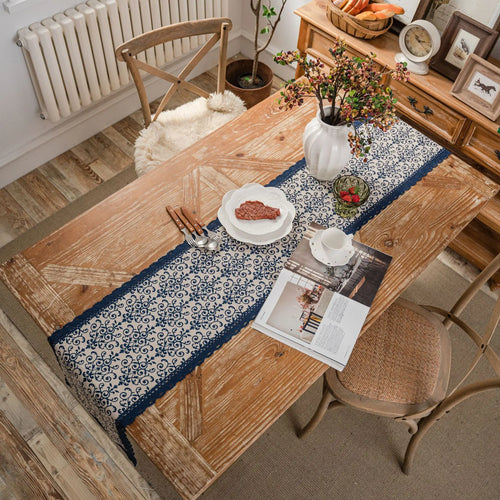 Chemin de table rayures bleu marine dentelle campagne - vue 3 sur 5