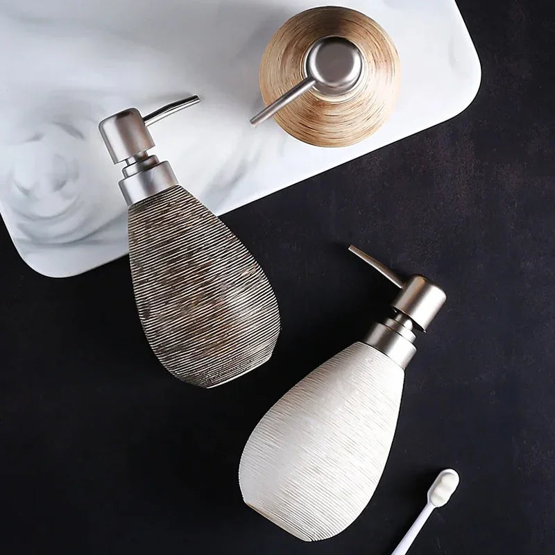 bouteille céramique désinfectant mains lotion savon décoration salle de bain - vue 3 sur 11