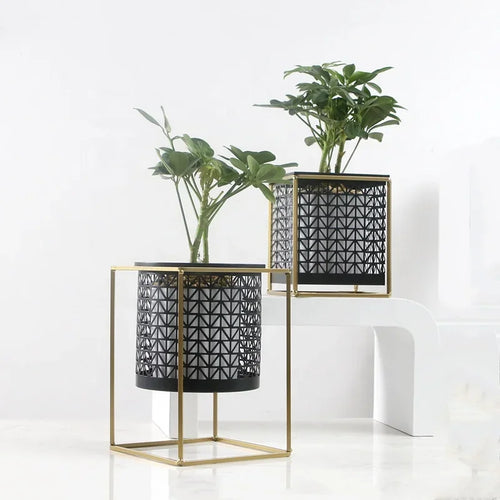 pots de fleurs carrés en métal doré avec support en fer - vue 2 sur 7