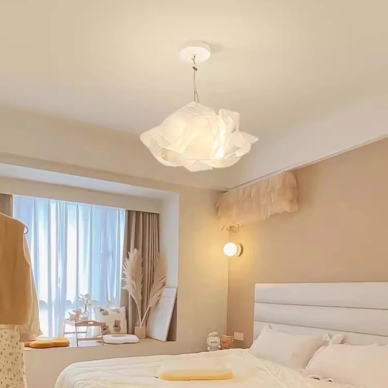 lustre en forme de fleur pour chambre d'enfant romantique - vue 2 sur 8