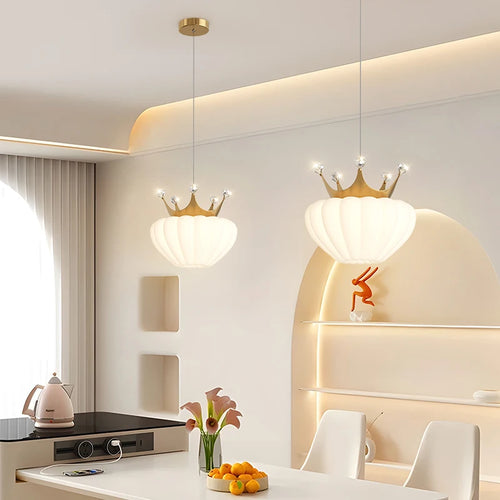 suspension de luxe en forme de couronne dorée décoratives - vue 3 sur 13