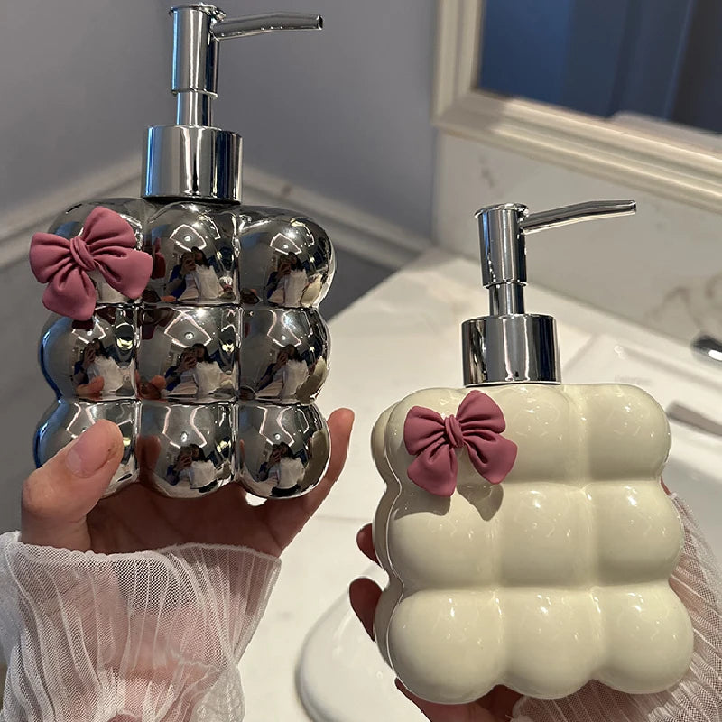 distributeur de savon en céramique décoratif moderne pour salle de bain - vue 4 sur 16