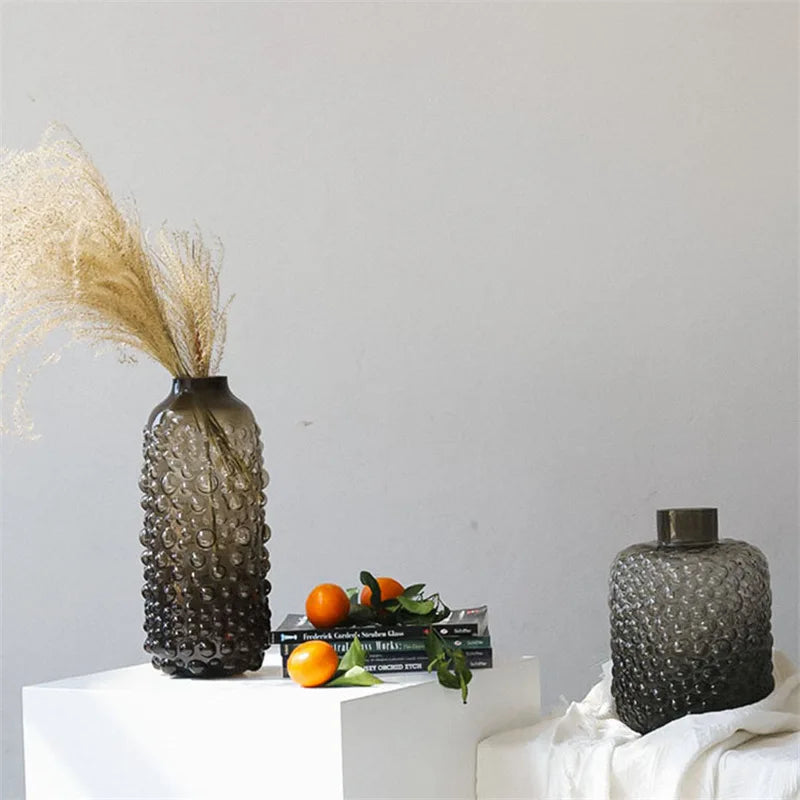 vase en verre transparent à pois noirs pour décoration et arrangements floraux - vue 5 sur 8