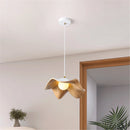 suspension en fer et bois style cottage nordique pour restaurant et loft
