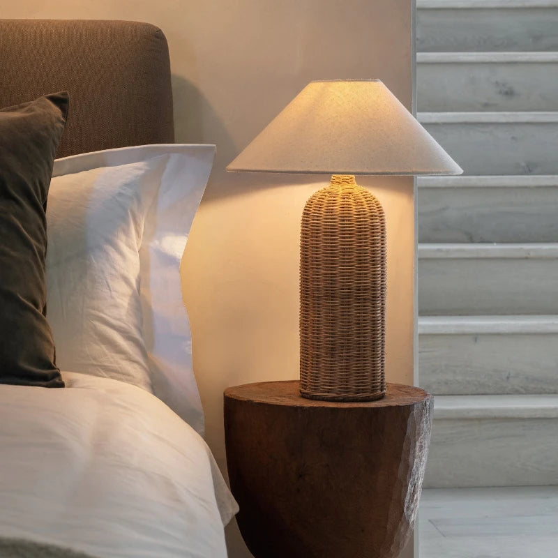 lampadaire en rotin avec abat-jour tissu et lumières led décoratives - vue 3 sur 11