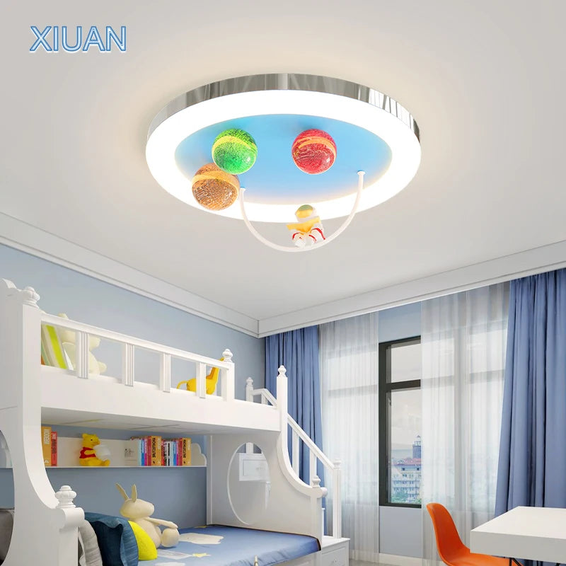 Creative Colorful Glass Ceiling Chandelier Light Planet Astronaut Ceiling Lamps Pink Blue Chrome 220V Children's Bedroom Lamps - vue 1 sur 9
