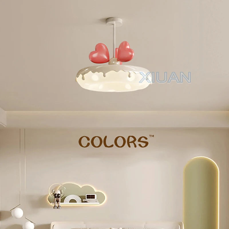 Creative Children Bedroom Chandelier Lamp with Pink Heart Bow Tie Crown Pendant Light for Princess Room Girl Nursery Baby Decor - vue 1 sur 24