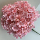bouquet d'hortensias en soie pour décoration intérieure élégante