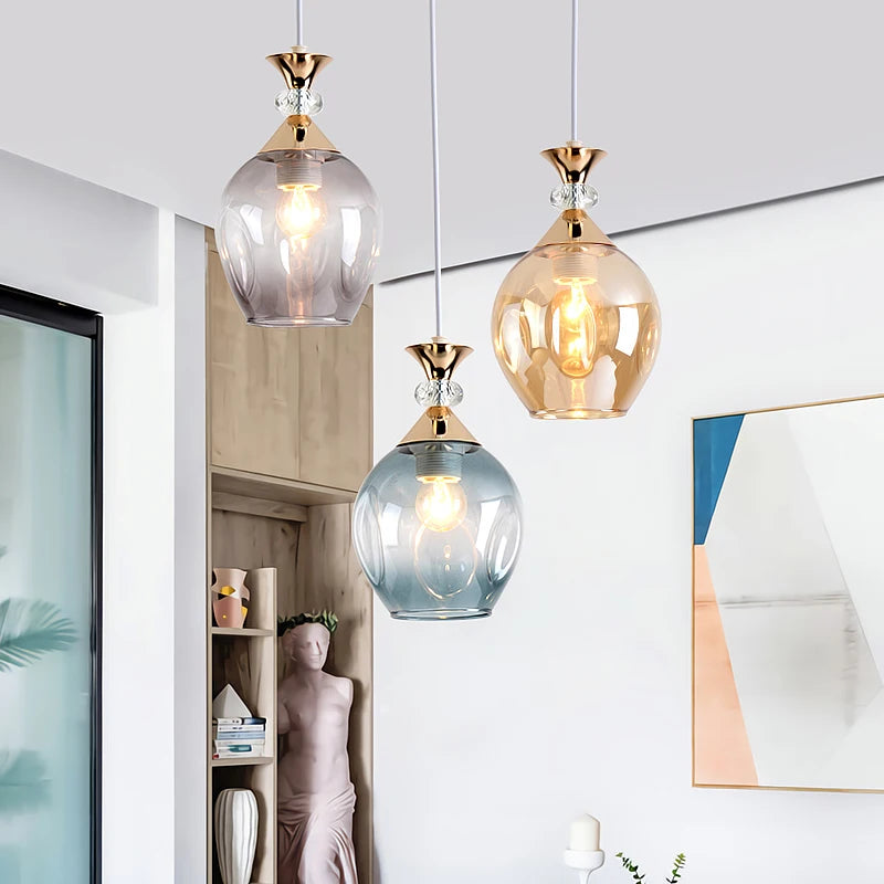 lustre suspendu en verre teinté pour décoration nordique de restaurant - vue 3 sur 12