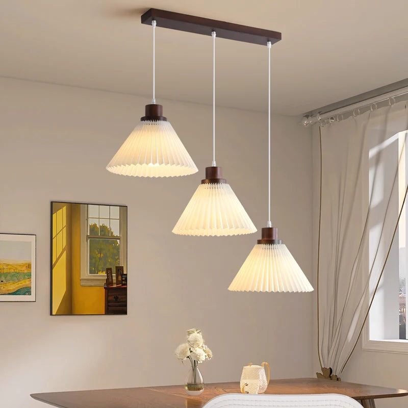 lustre nordique moderne en tissu plissé avec base en bois - vue 6 sur 14