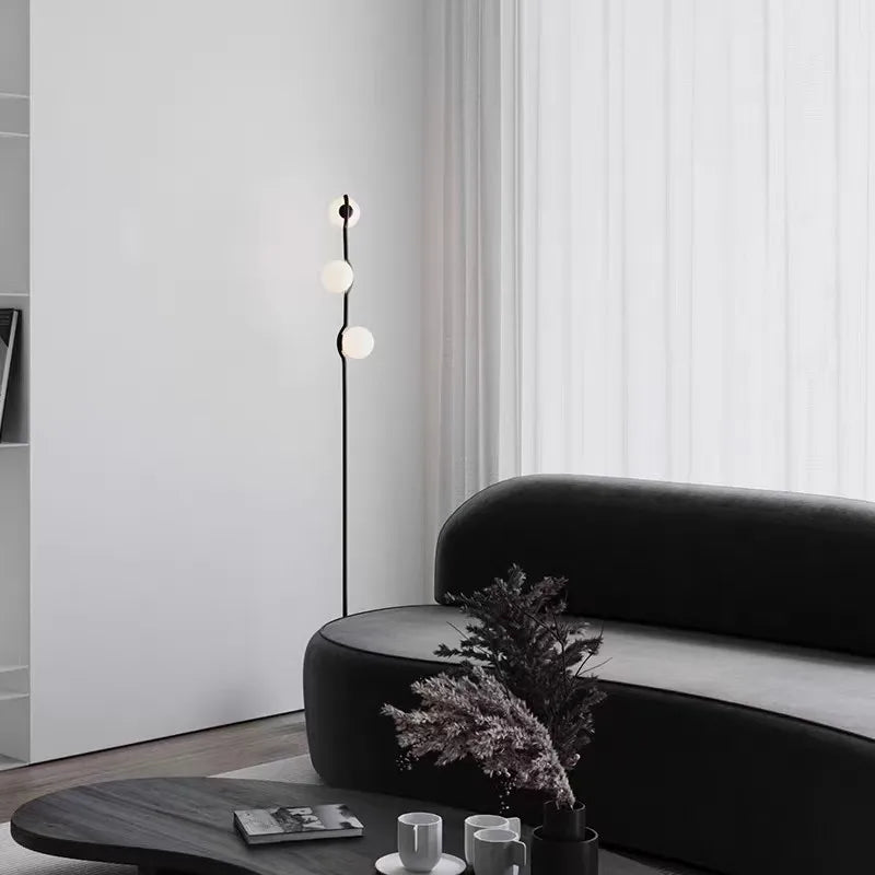 lampadaire post-moderne design nordique à trois têtes en verre blanc - vue 3 sur 10