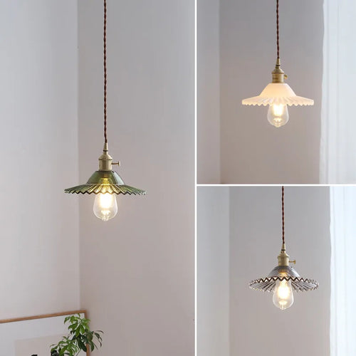 suspension vintage nordique en verre et laiton - vue 2 sur 10
