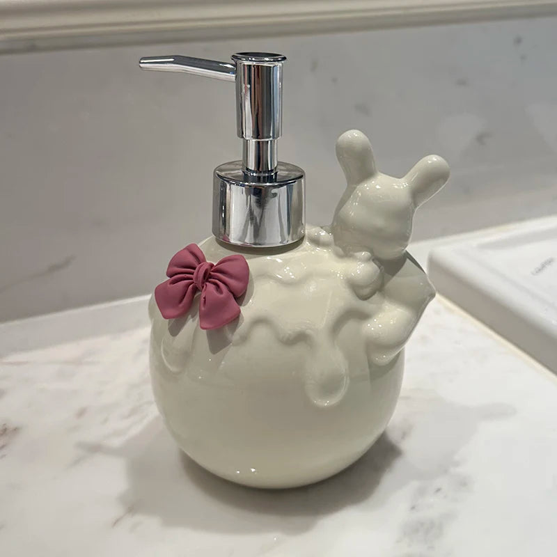 distributeur de savon en céramique décoratif moderne pour salle de bain - vue 13 sur 16
