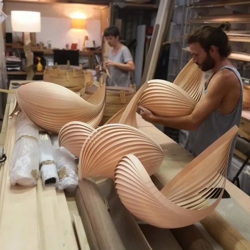 suspension japonaise en bois finition plissée artisanale - vue 5 sur 16