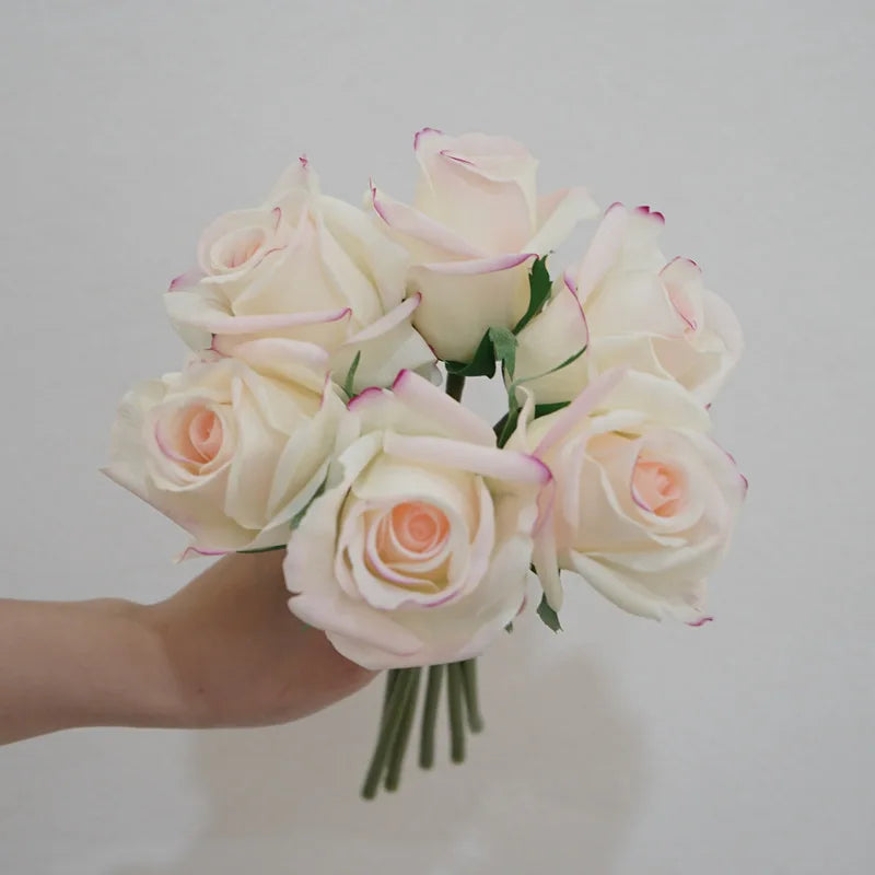 bouquets de roses artificielles réalistes pour décorations variées