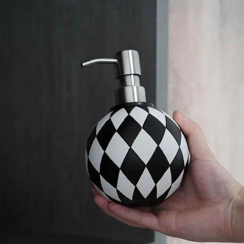 distributeur de savon moderne en damier pour cuisine et salle de bain - vue 3 sur 6