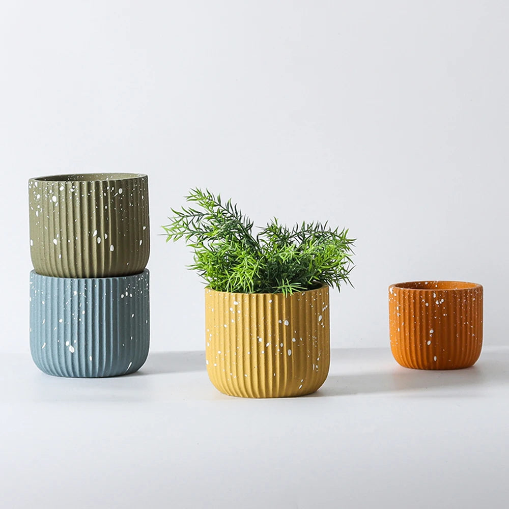 moule en silicone pour pot de fleurs design vertical en béton - vue 2 sur 9