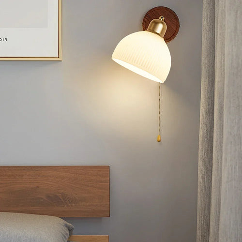 applique murale nordique en verre avec interrupteur décoratif en bois - vue 3 sur 7