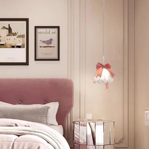 suspension moderne en verre pour chambre de petite fille - vue 6 sur 7