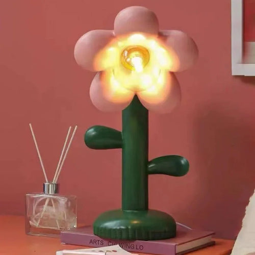 lampe à poser design en résine pour un éclairage chaleureux - vue 2 sur 8