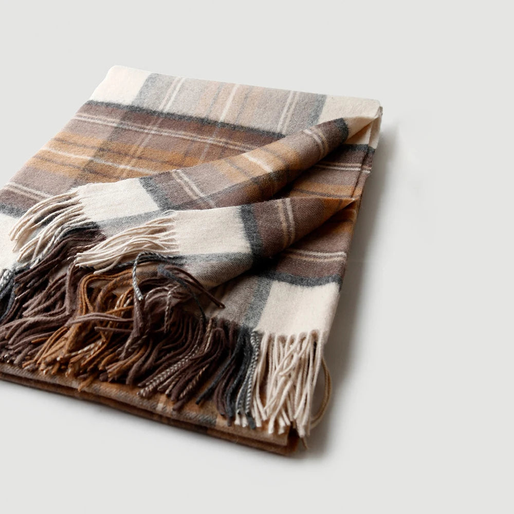 plaid laine cachemire motif ecossais style campagnard hiver - vue 4 sur 7