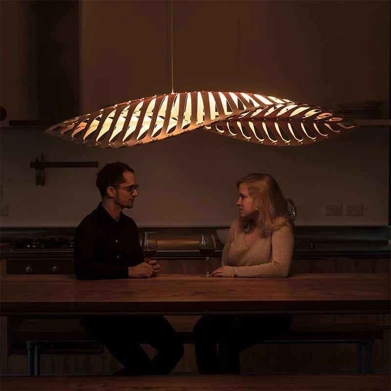 Lustre design en bois à chevrons d'art moderne - vue 4 sur 8